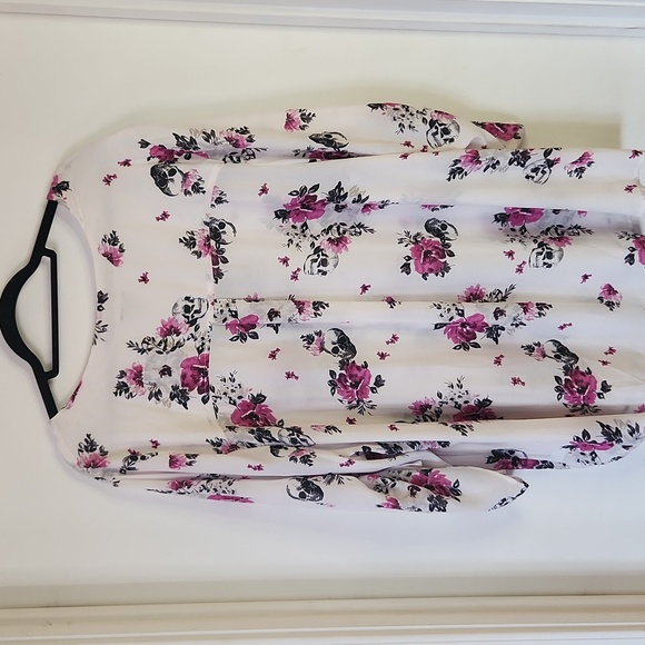 NWT Torrid 4X Blouse - Picture 2 of 9